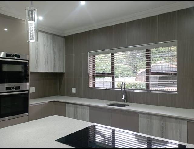 5 BEDROOM HOUSE FOR SALE IN VAN RIEBEECK PARK